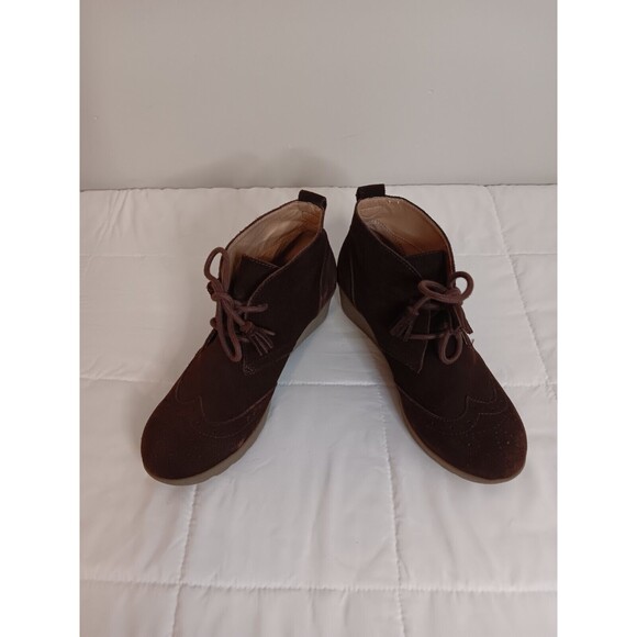 Lands End Womens Brown Suede Ankle Bootie Boots Sz 8 Wing Tip Tassels - Picture 1 of 8